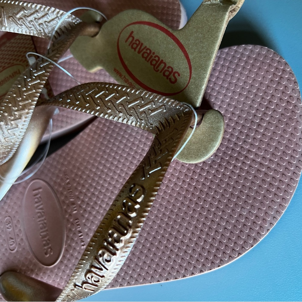 9/10 40 Havaianas rose nude gold Thong Flip-Flops Sandals neutral metallic NEW